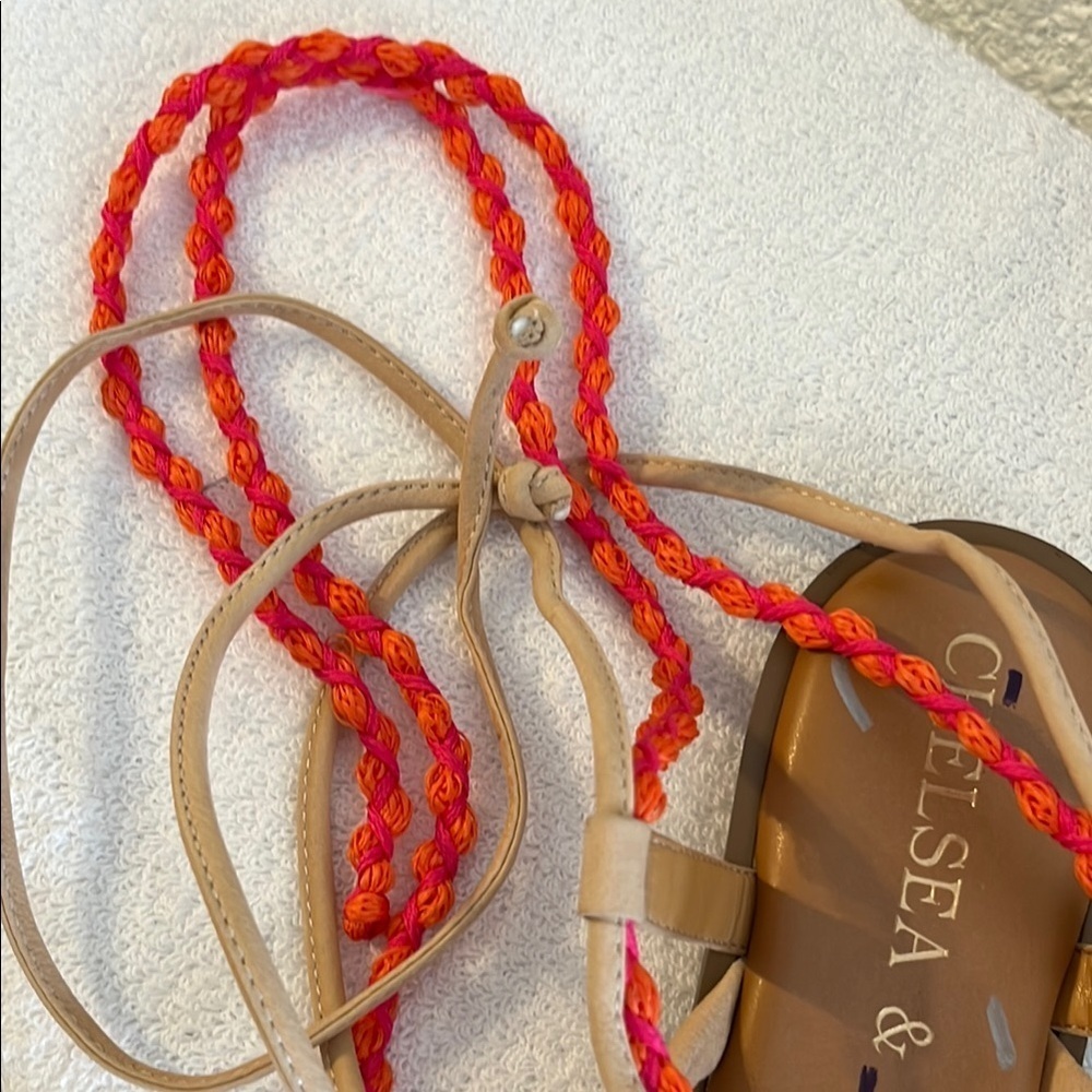 Chelsea & Violet Women's Tan and Red Sandals - Picture 4 of 10
